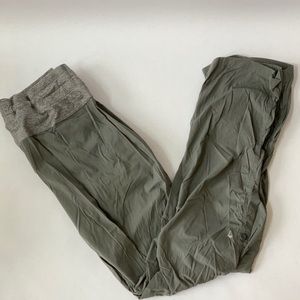 Like new Ivivva Live to move pant.
